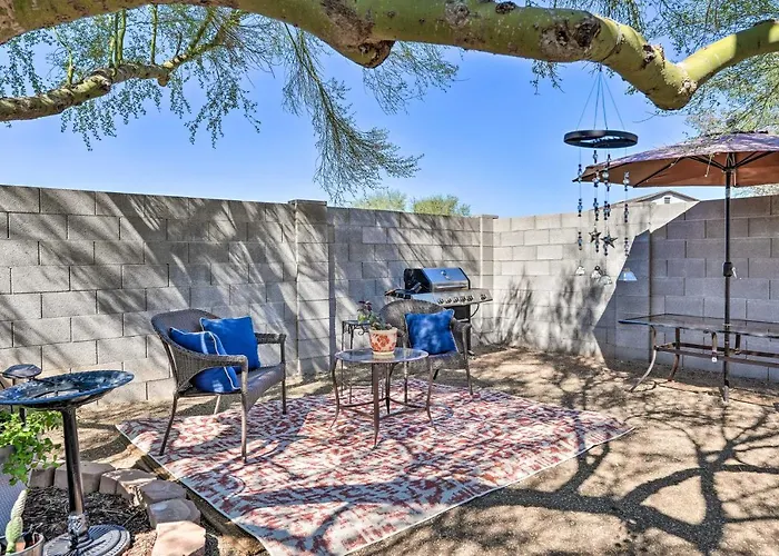Pool + Backyard Oasis! Snowbird Escape In Phoenix