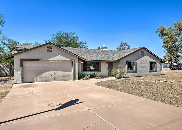 Pool + Backyard Oasis! Snowbird Escape In